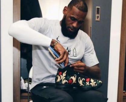 nba球员一身装备多少钱,nba球员穿的球鞋多少钱