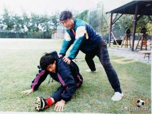 国足最强4号后卫是谁,国足左前卫