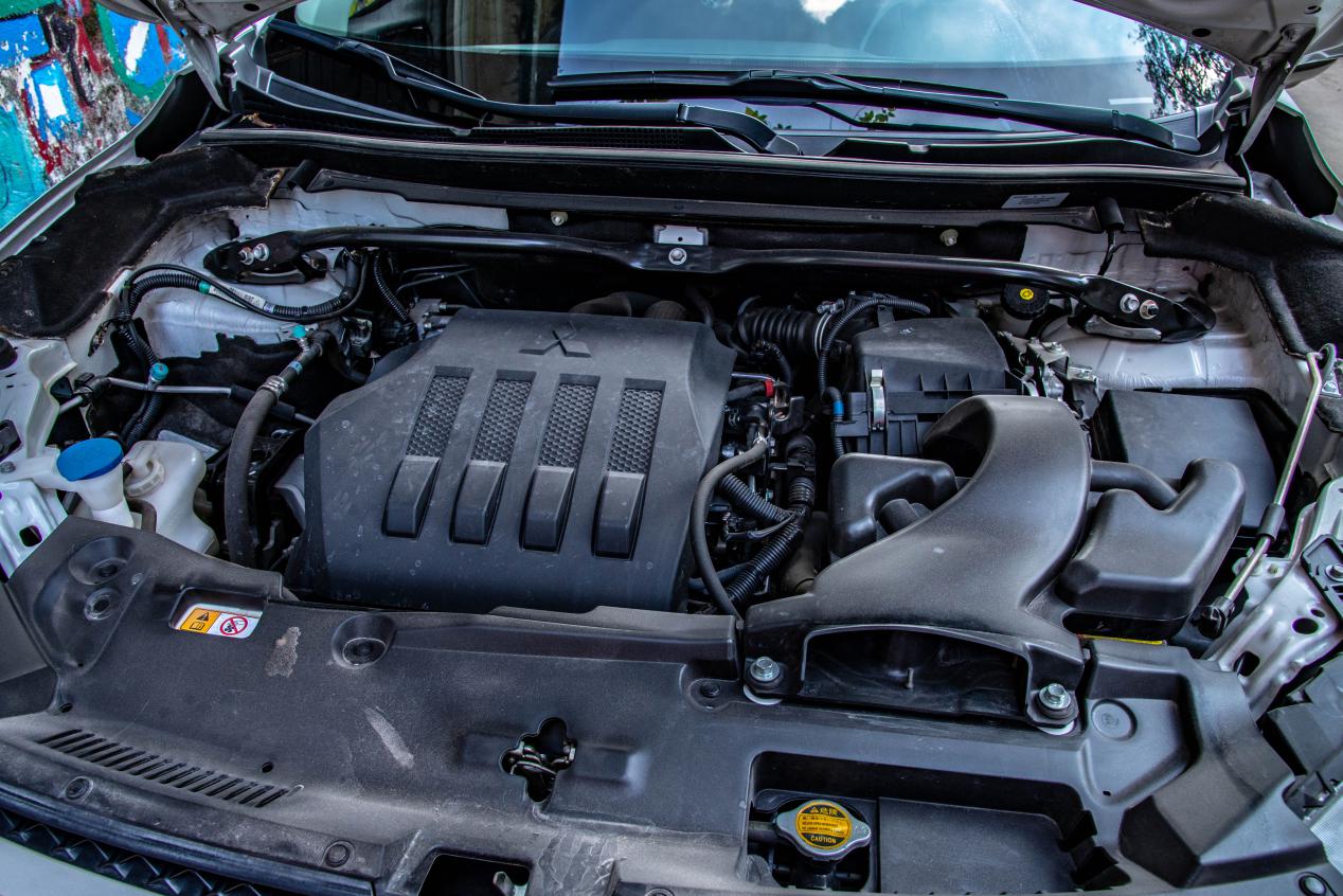 全新日系suv油耗5l左右还配四驱,全系四驱7.5秒破百这台suv不一般