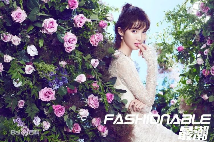 金晨的唯美甜美的写真,眼睛深邃的女星金晨