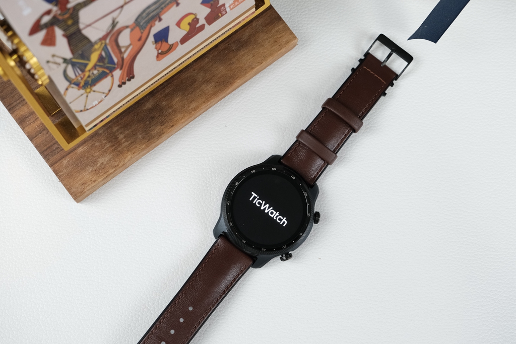 ticwatchprox充电,最全能的智能手表ticwatchprox