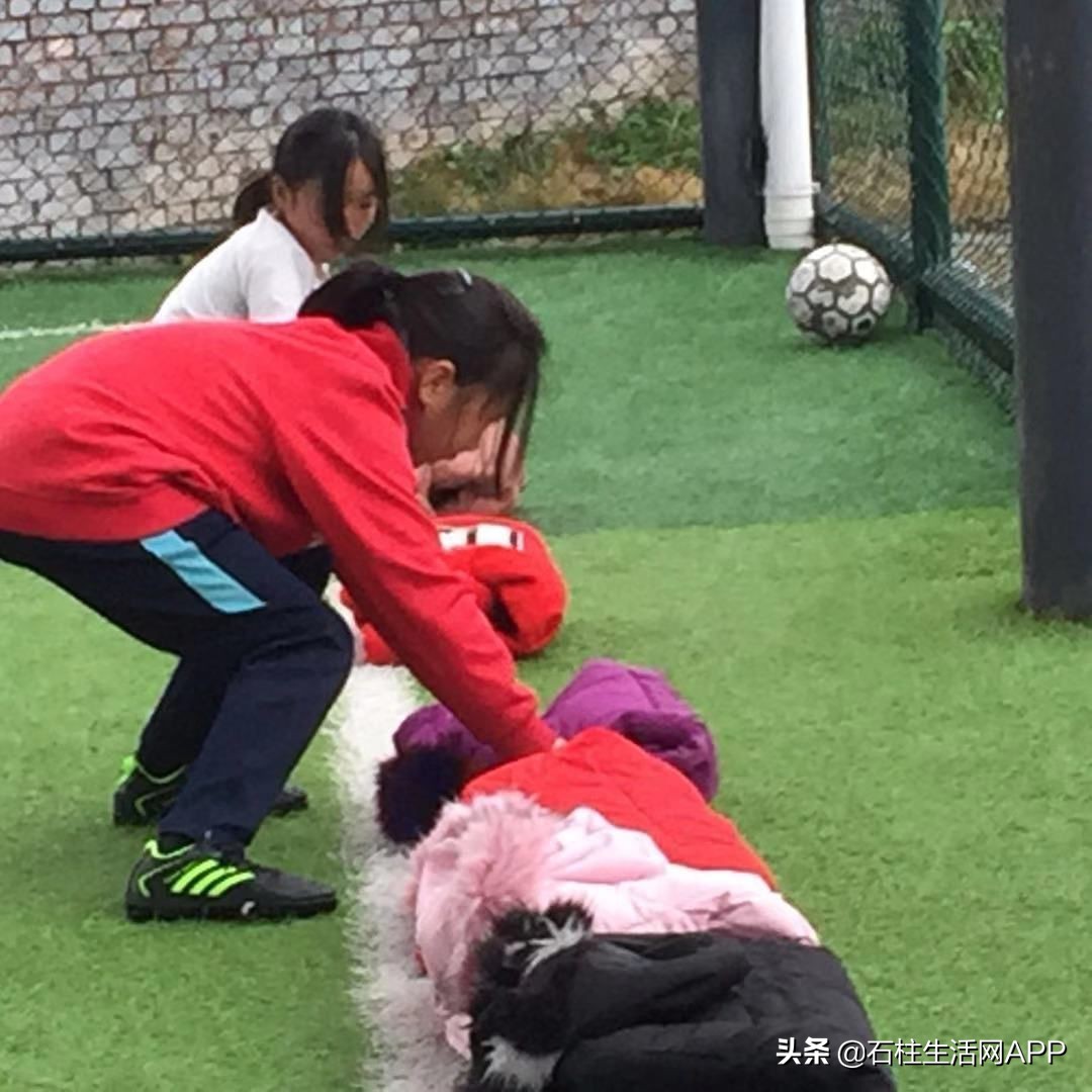 大山里的孩子足球队,大山里的少年足球队