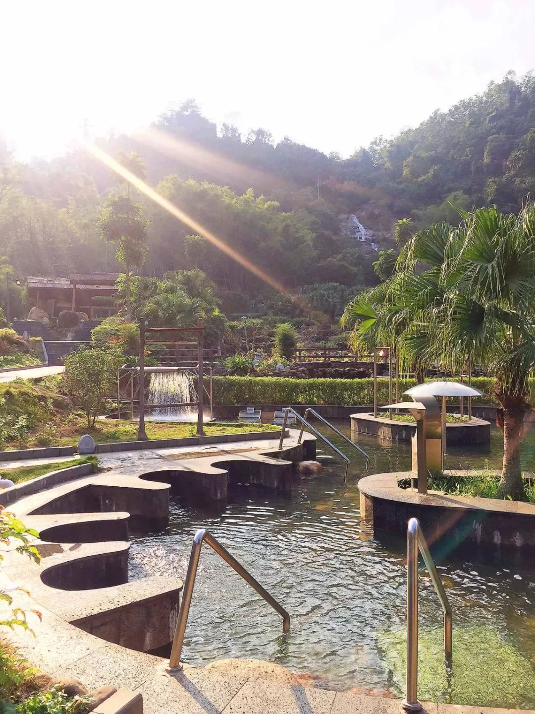 惠州博罗木屋温泉,惠州富力养生谷网红温泉度假别墅