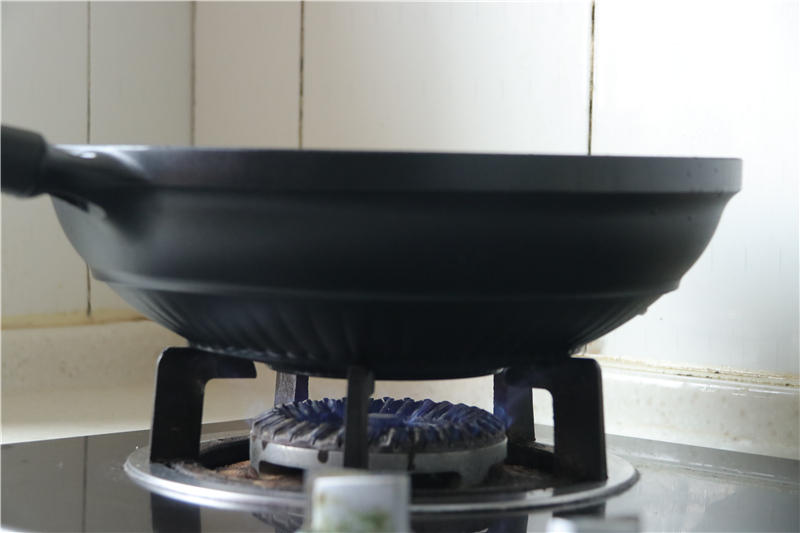 九阳晶钻不粘锅测评,九阳麦饭石不粘锅煎鸡蛋