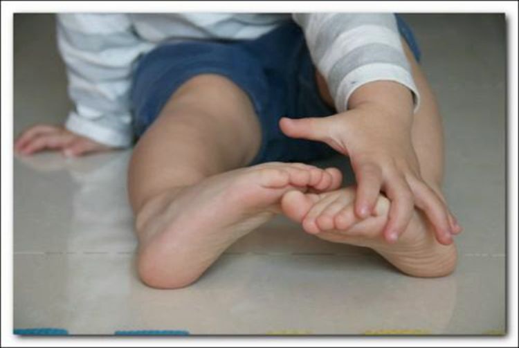 宝宝啥时候学走路最好?不早于这个月份就行,否则影响生长发育