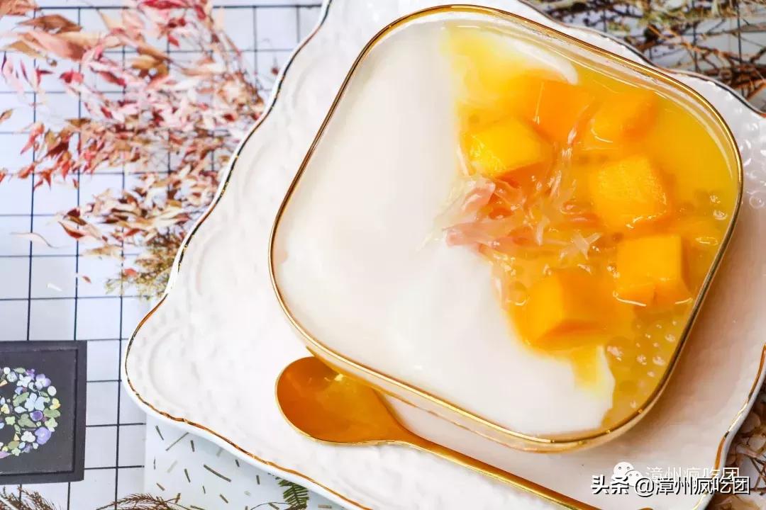 这对夫妻在古城开了一家小店!回头客特别多!好多创意港式甜品!