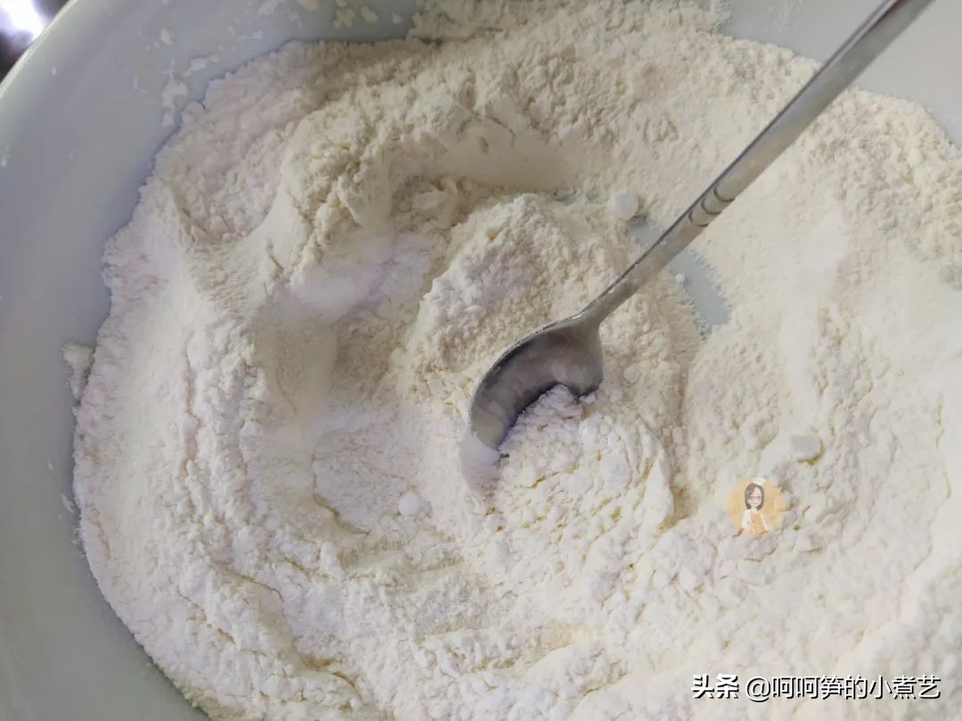 新油条怎么做酥脆松软完整教程,油条怎么做酥脆松软高筋面粉