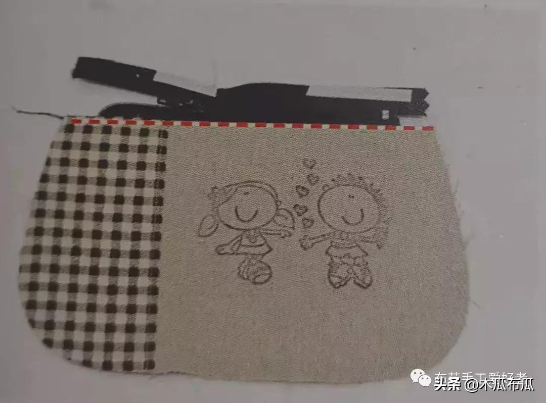 手工拼布小黄鸭零钱包,手工制作拼布收纳零钱包