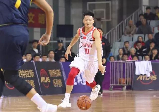 辽篮15岁小将,15岁的郭艾伦