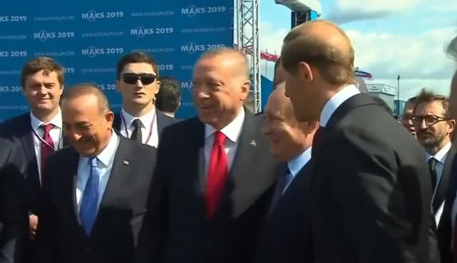 普京埃尔多安莫斯科航展,普京给埃尔多安看航展