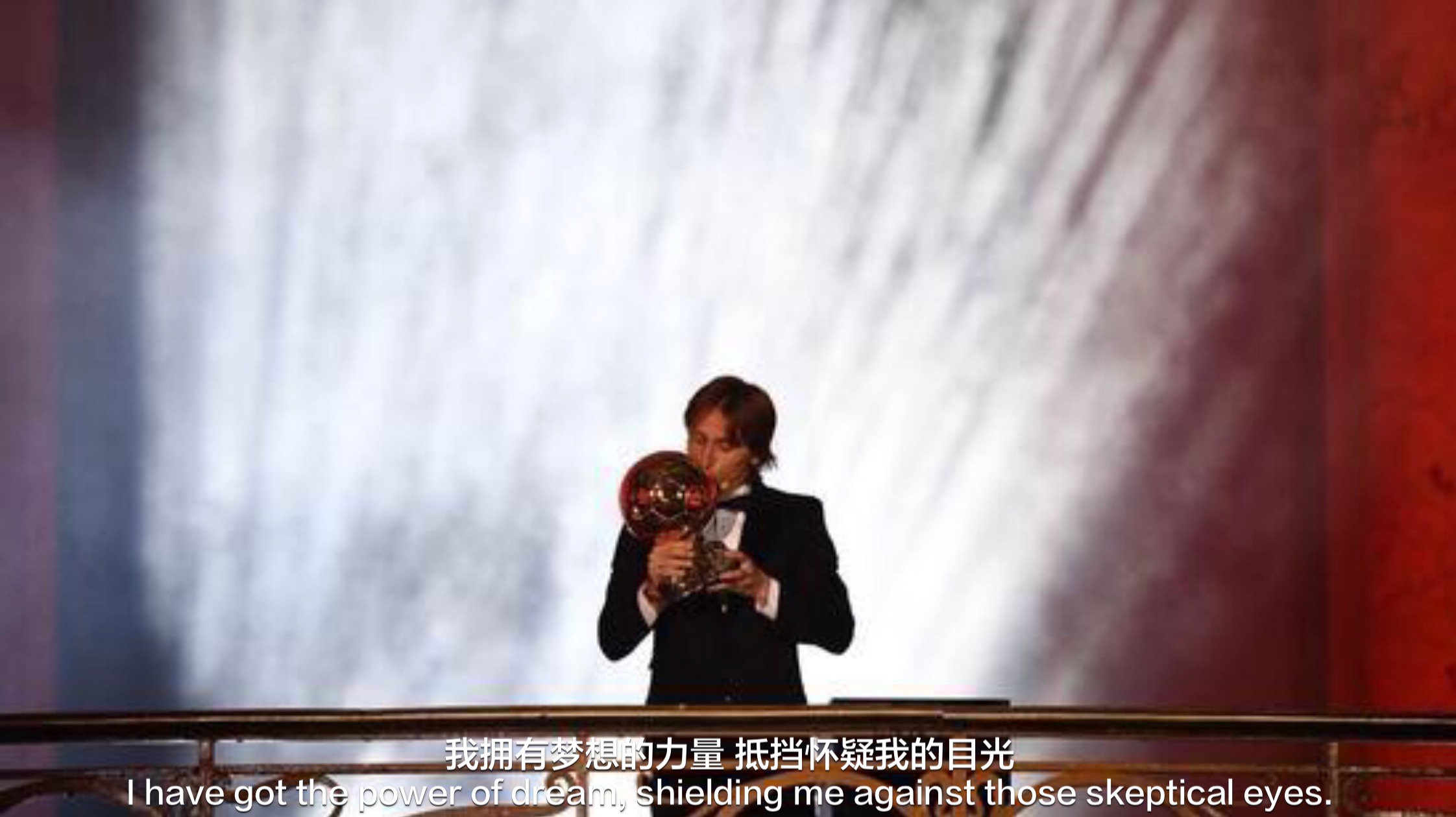 足球感人的瞬间15秒,球坛经典泪目时刻