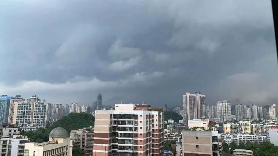 贵阳发布雷雨强风黄色预警,贵阳气象台大雾预警