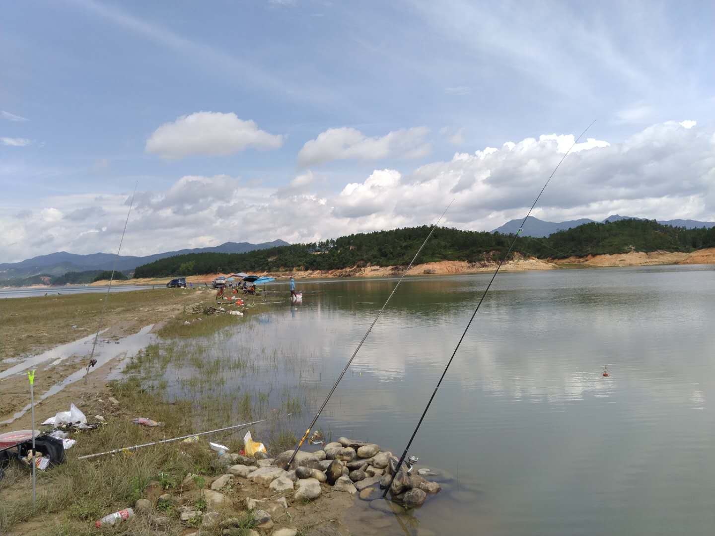 钓鱼必须有的装备,钓鱼必须要买的几样东西