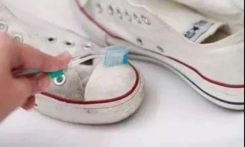 「牙膏使用技巧」您的万能牙膏使用技巧已到位！➸➸➸请查收