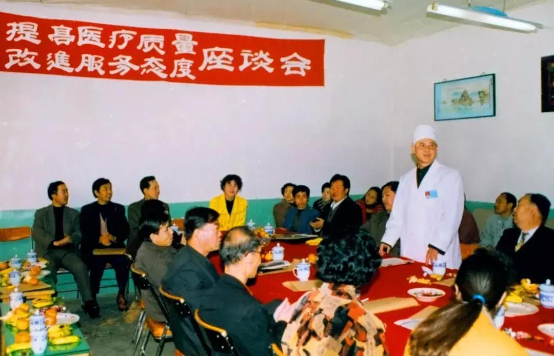 甘肃老中医每天几千人排队看病,甘肃免费看病的老中医