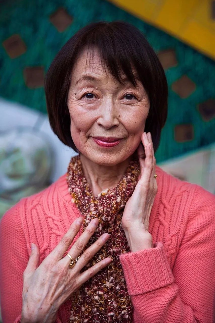 打*网破**红脸审美！她拍遍全世界的普通女孩，一个个都美到惊艳