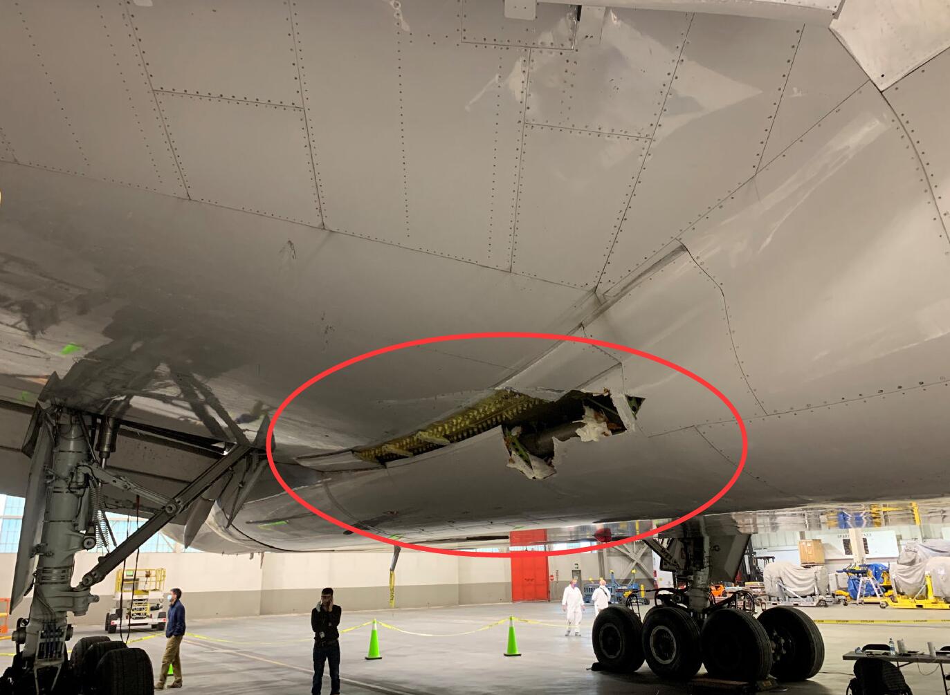 美联航777发动机爆炸:神之一手,叶片飞出,却小心避开要害