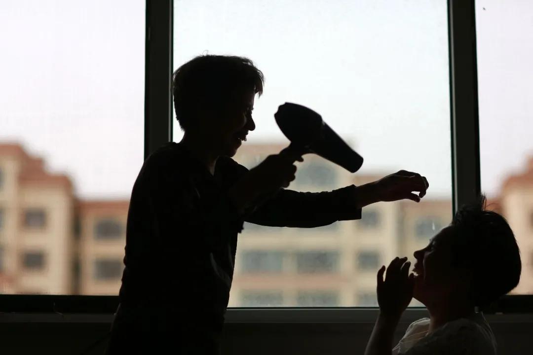 300元吹风机是智商税吗,2000元的吹风机