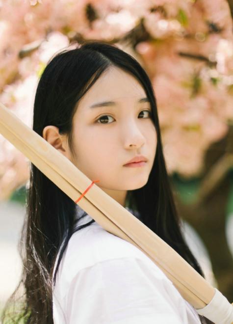 有痘痘闭口能用cc霜吗,敏感肌肤适合天天用cc霜不