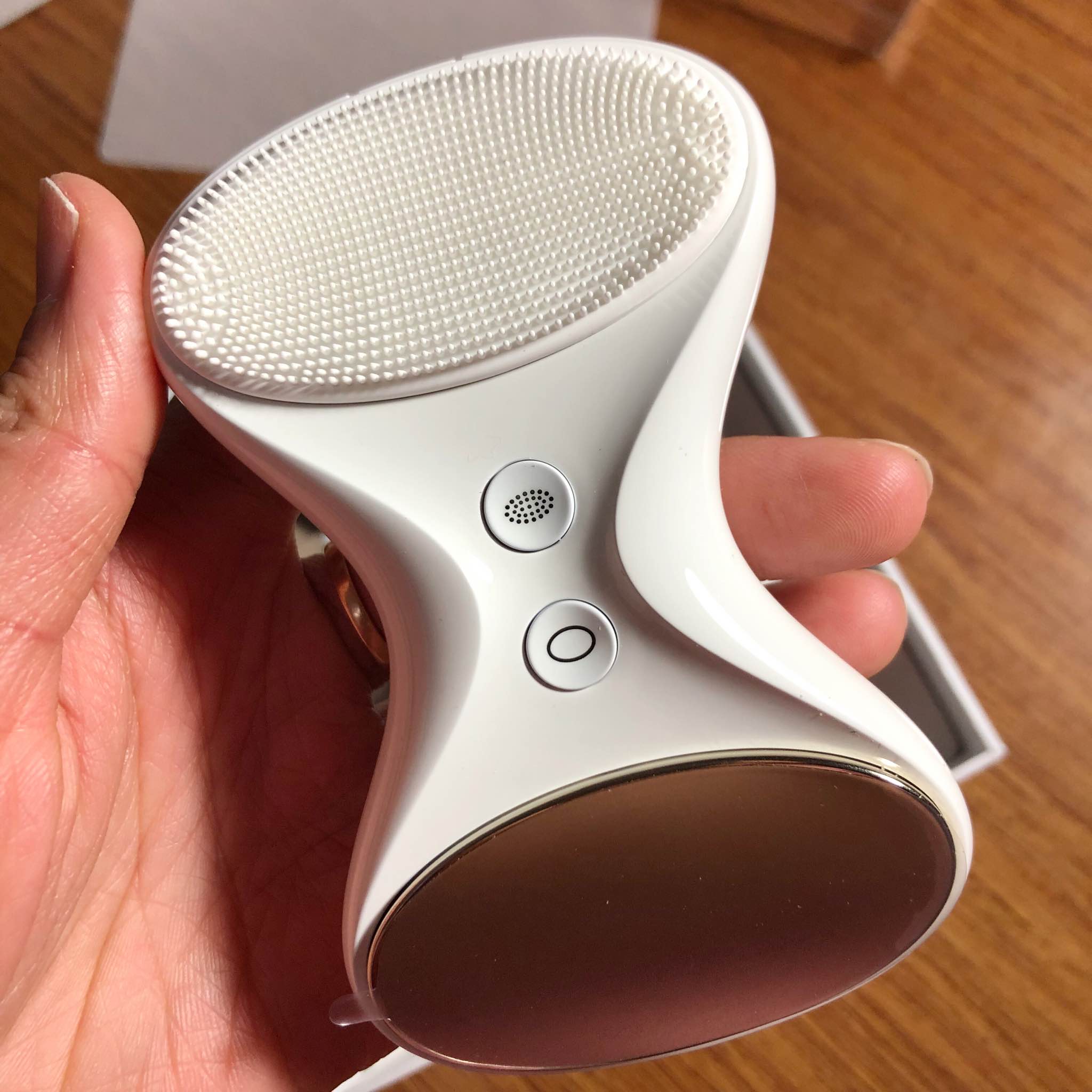 beglow和luna哪个好用,beglow美容仪使用视频