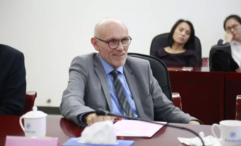 共创产教结合新发展,爱华教育携德国专家与深信院共建职教未来