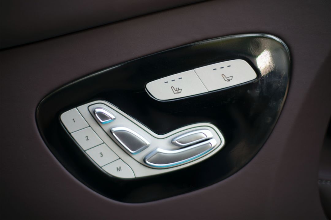 二代埃尔法现在价格马来西亚,我从美国到中国来怎么说