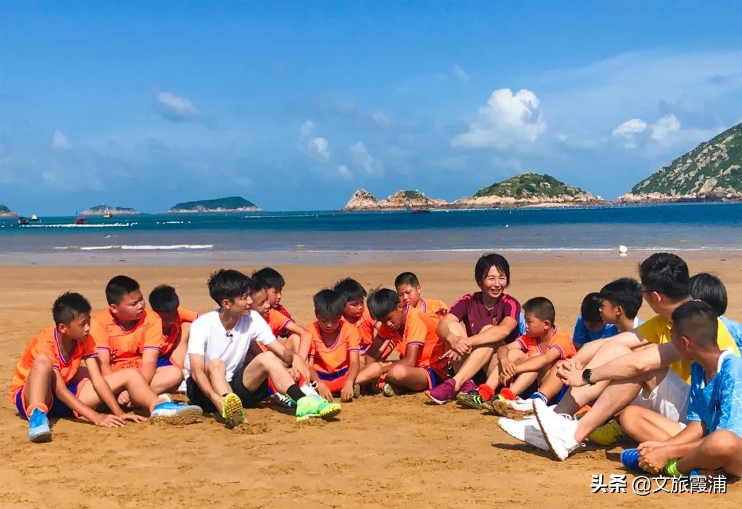 @张一山，霞浦大京沙滩展开一场精彩的足球比赛