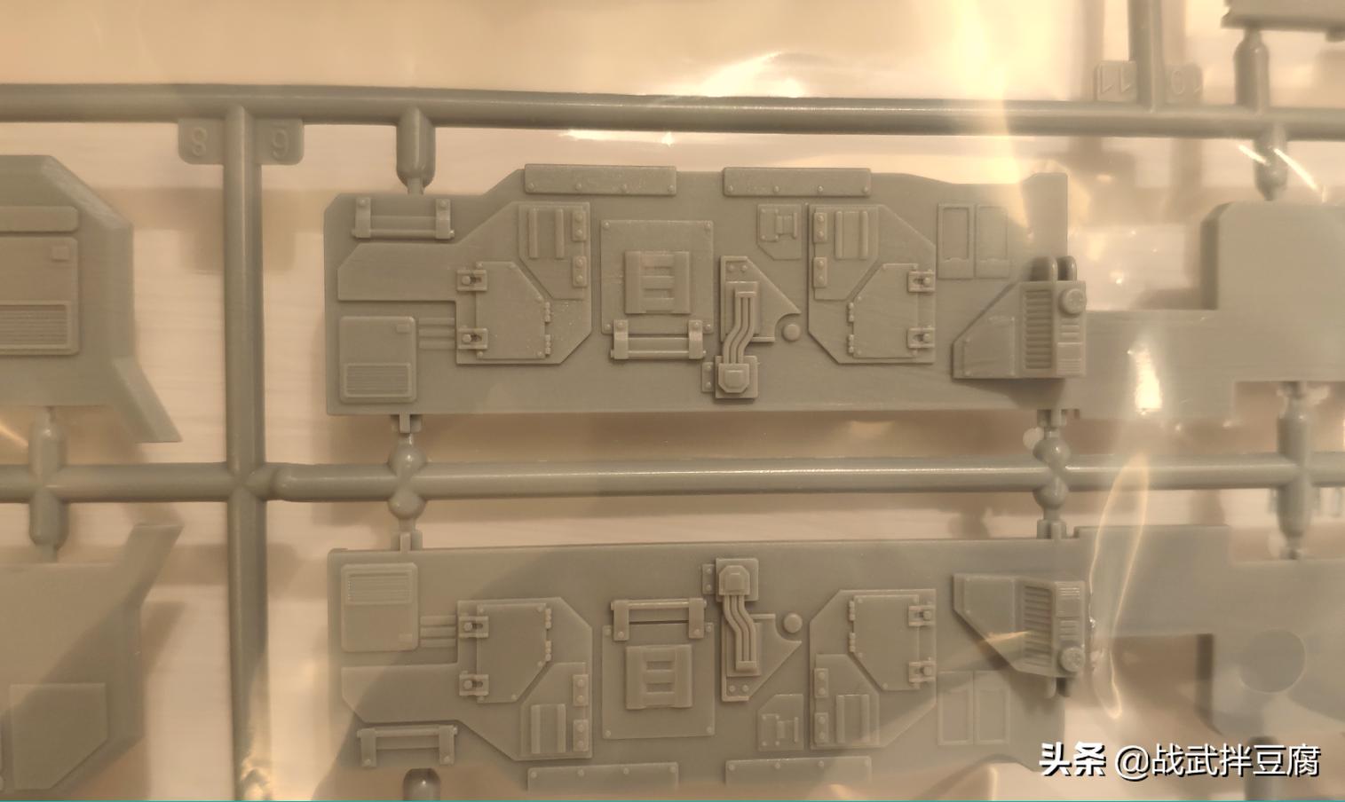 流浪地球厢式运载车合金模型开箱,流浪地球运载车模型开箱