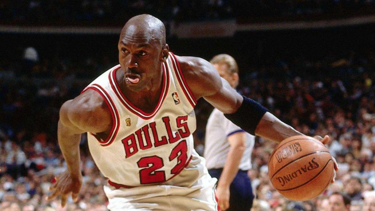 NBA历史5大高颜值球衣：凯尔特人的传承之绿，公牛经典款永久不衰