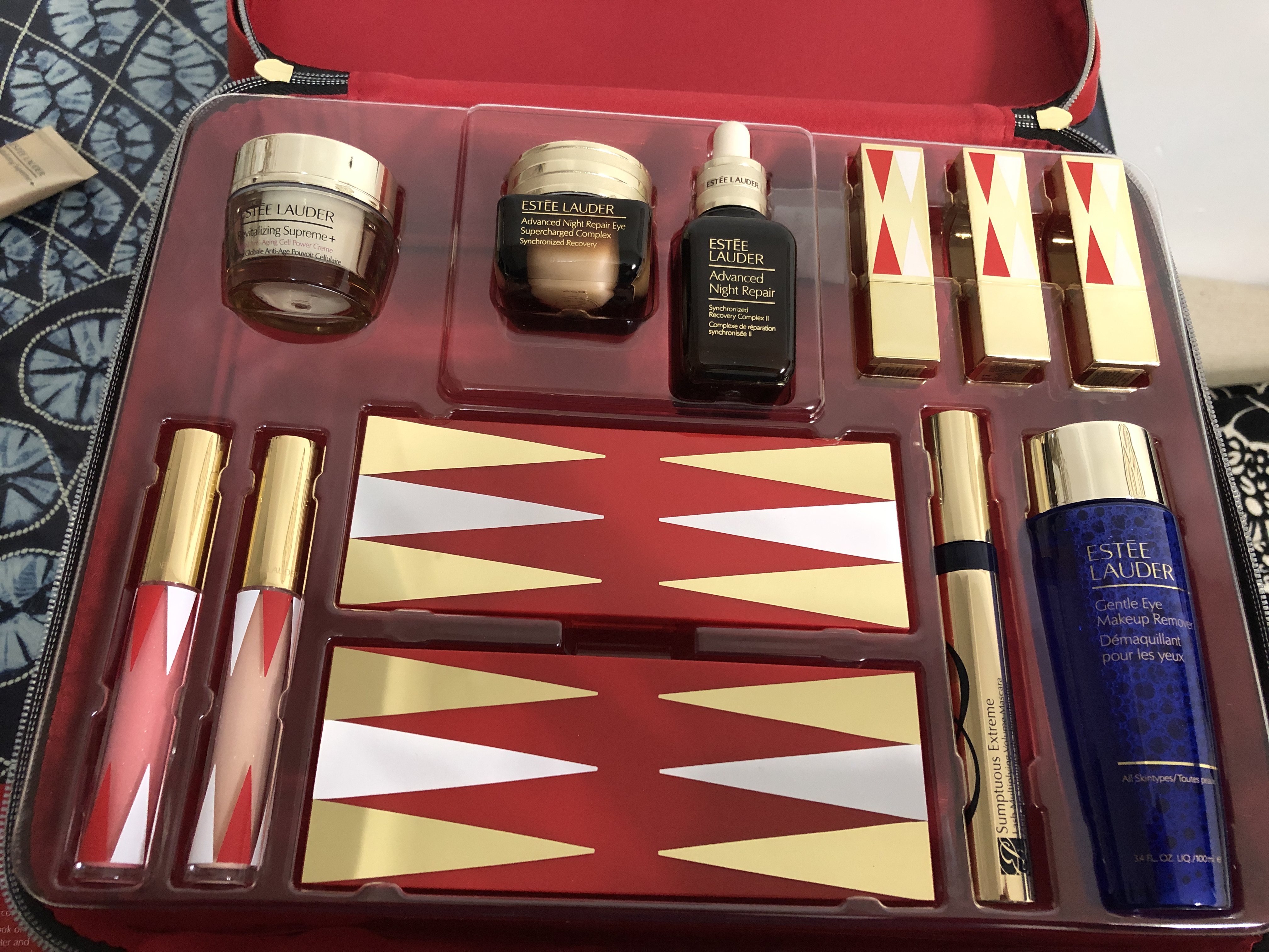 雅诗兰黛圣诞套装2021,雅诗兰黛眼影盘圣诞套装