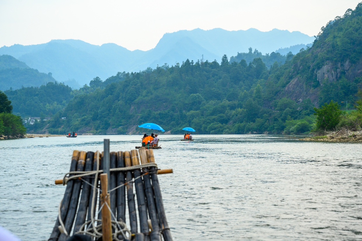 楠溪江漂流美景,楠溪江风景竹筏11月