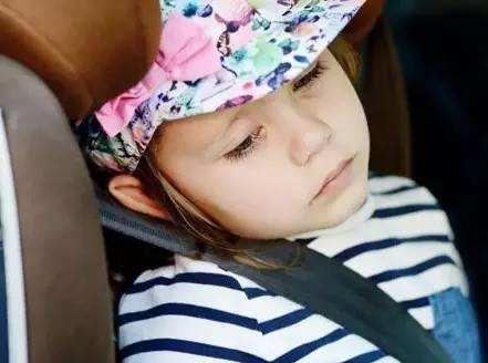 10岁孩子晕车有什么办法不晕车,孩子小时候不晕车怎么长大晕车了