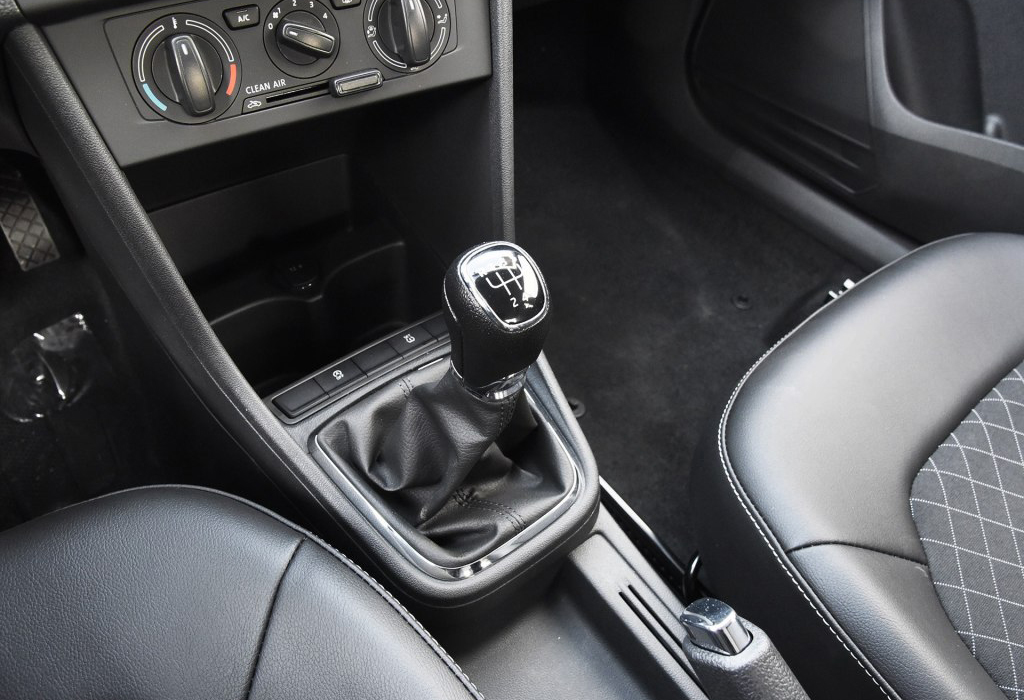 桑塔纳这款车值得买吗,比桑塔纳更值得买的车