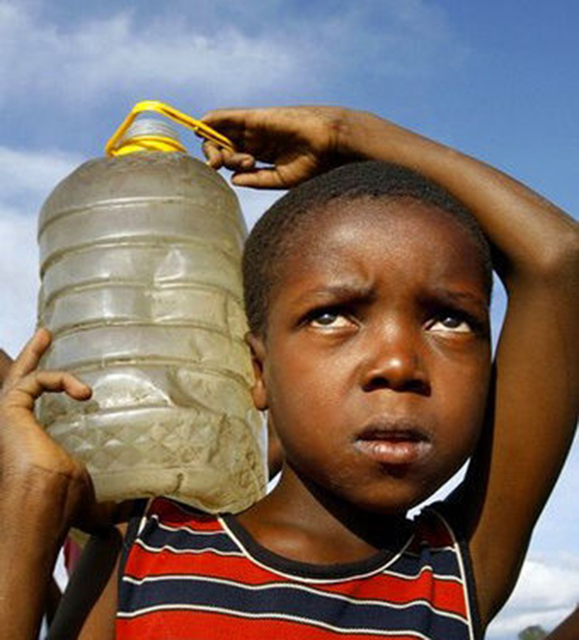 津巴布韦人为什么爱喝止咳糖浆,津巴布韦的少年都迷上了止咳糖浆