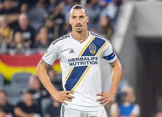 伊布和卡瓦尼在巴黎谁是老大,伊布和内马尔谁厉害