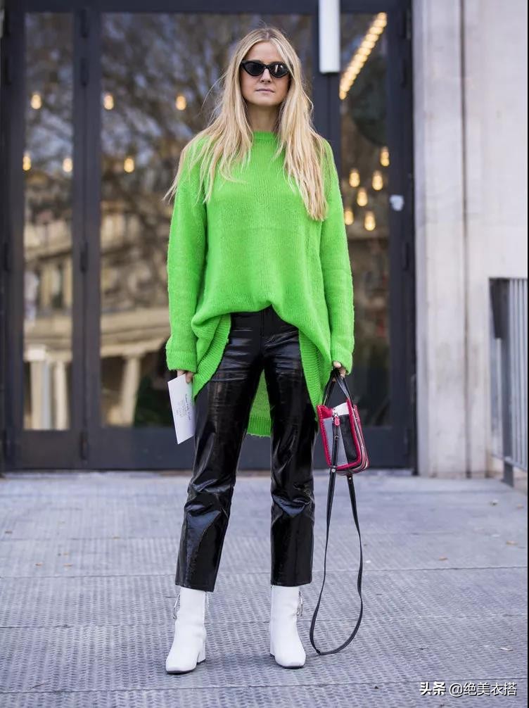 毛衣怎么穿不显土毛衣的时尚穿搭 (毛衣怎么穿才好看这样搭配最时髦)