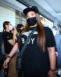 台湾女星小甜甜分手,台湾艺人小甜甜的现任男朋友是谁