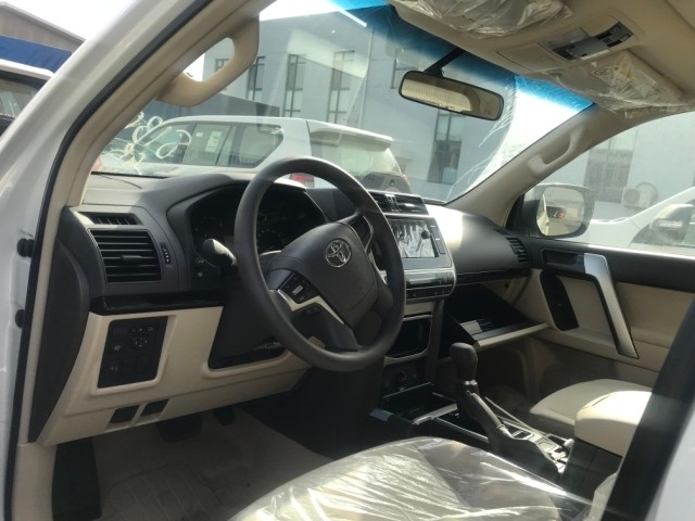 进口中东版丰田霸道2700最低价,10款丰田霸道中东版2700手动挡加速