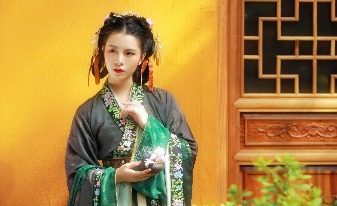 穿汉服拍结婚照有什么讲究吗,汉服结婚证件照头饰有什么要求吗