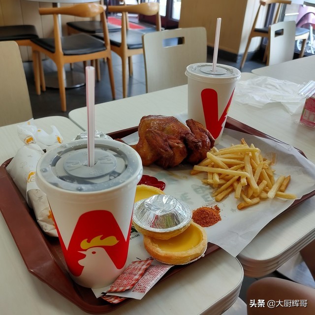 这样的炸鸡和汉堡你敢吃吗？起底华莱士，上万家店在裸奔，我泪目