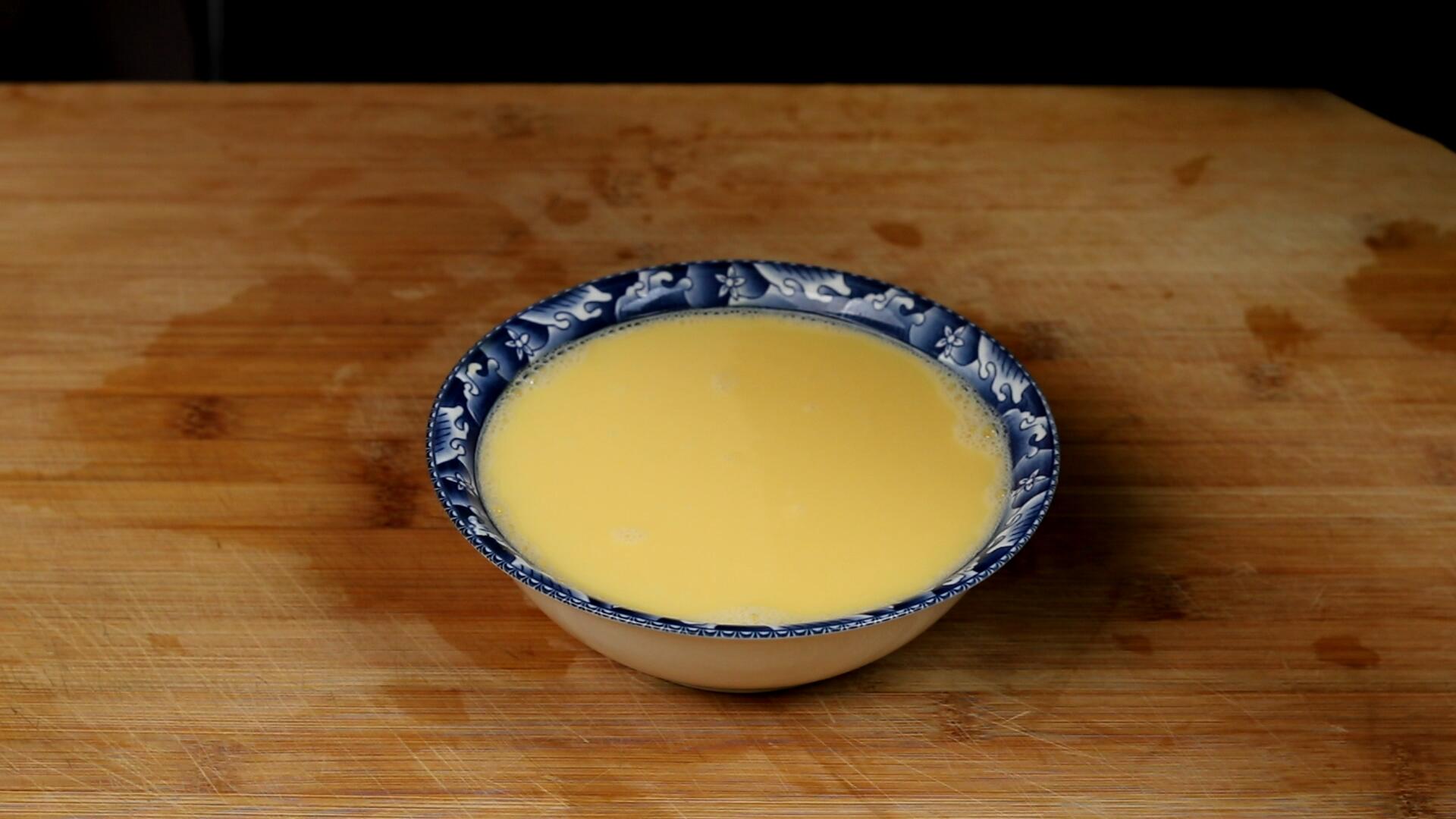 蒸鸡蛋羹加热水好还是凉水好,蒸鸡蛋羹是加凉水还是加热水好