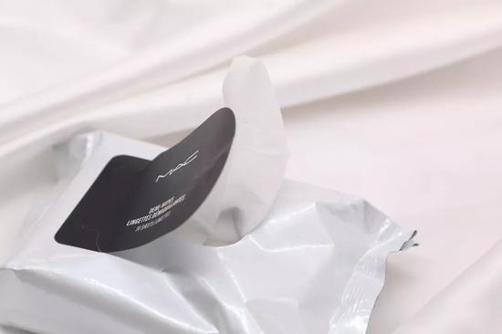 卸妆巾评测|月销20万+的花西子表现如何？