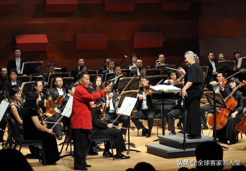 指挥家郑小瑛谈交响乐,客家山歌指挥家郑小瑛