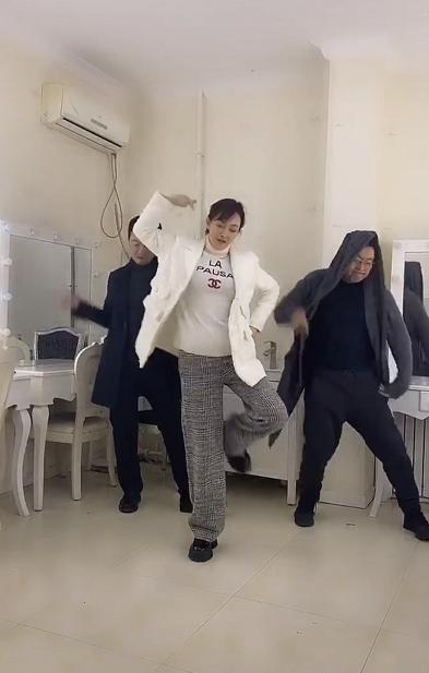 46岁牛莉现在的照片,45岁牛莉现在的照片