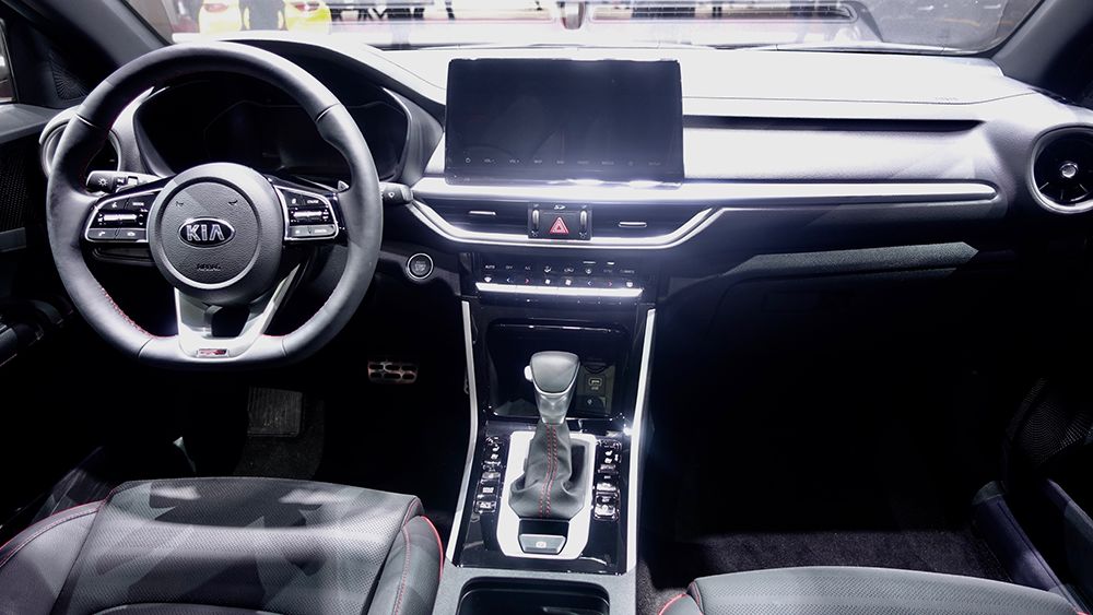 雪佛兰科沃兹和起亚k3哪个省油,17起亚k3和17年科沃兹哪个好