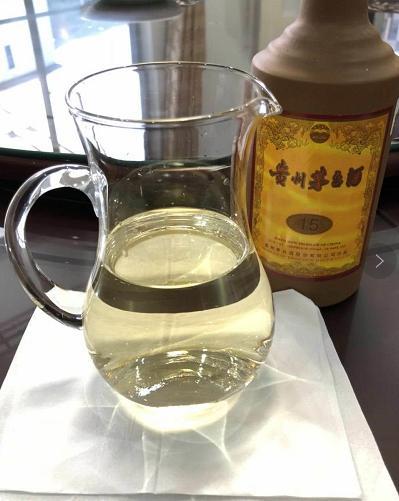 白酒为什么会变黄,所有的白酒“老了”都会变黄吗