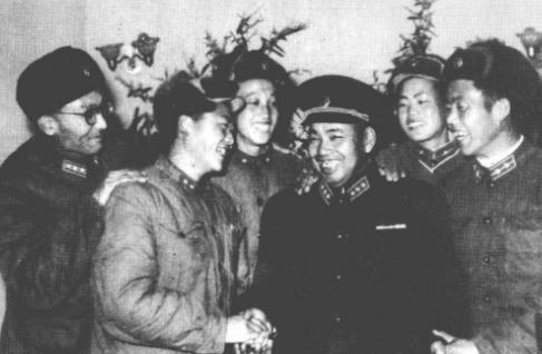 *世友许**指定要他当秘书，3年内为他2次破例，离开时：遇事来找我