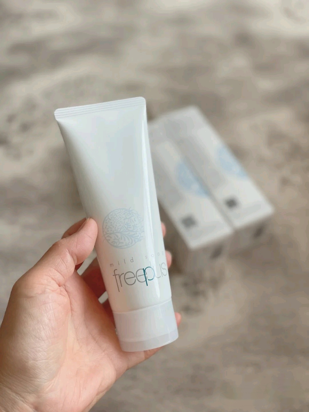 屈臣氏好物推荐保湿喷雾,屈臣氏luiskraemer洗发水怎么样