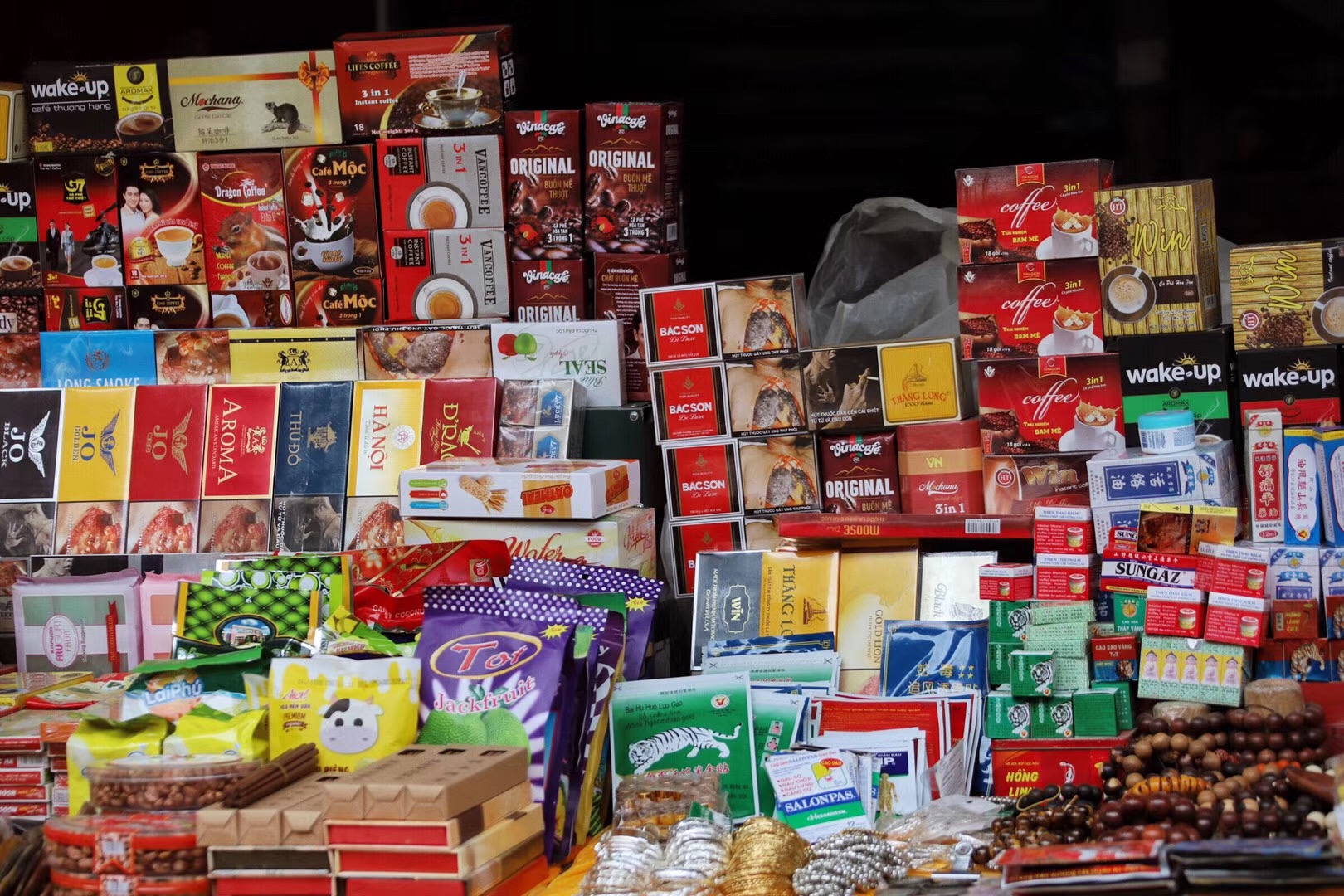 广西德天瀑布有灯光,今日广西德天瀑布