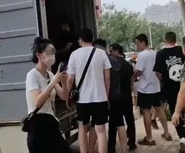 腰比郎朗妻子吉娜还细，网友：这腰臀比是真实存在的吗？